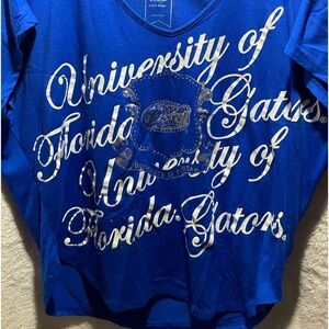 Woman’s Gator blouse medium